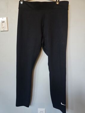 NWT Nike Sportswear Classic Tight Fit High Rise 7/8 Leggings Women's Large Black